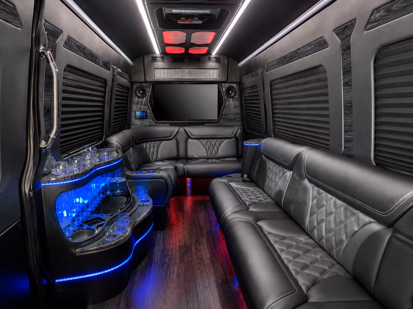 layton 15 passenger party bus